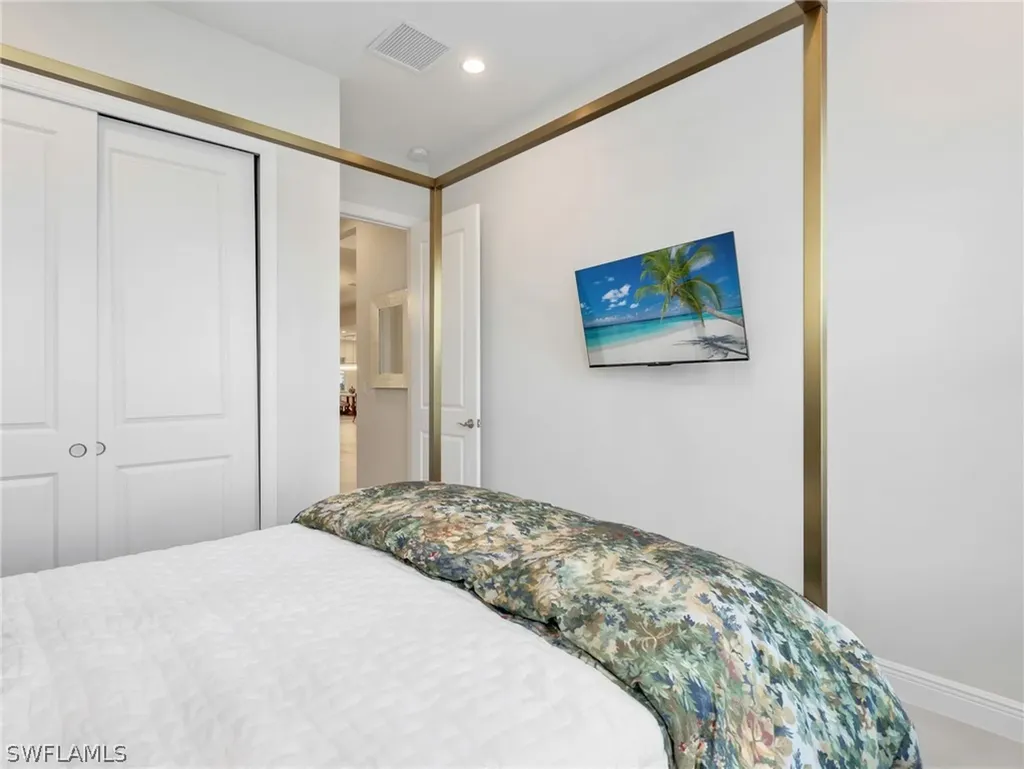 9252 Cayman Drive Naples FL 34114