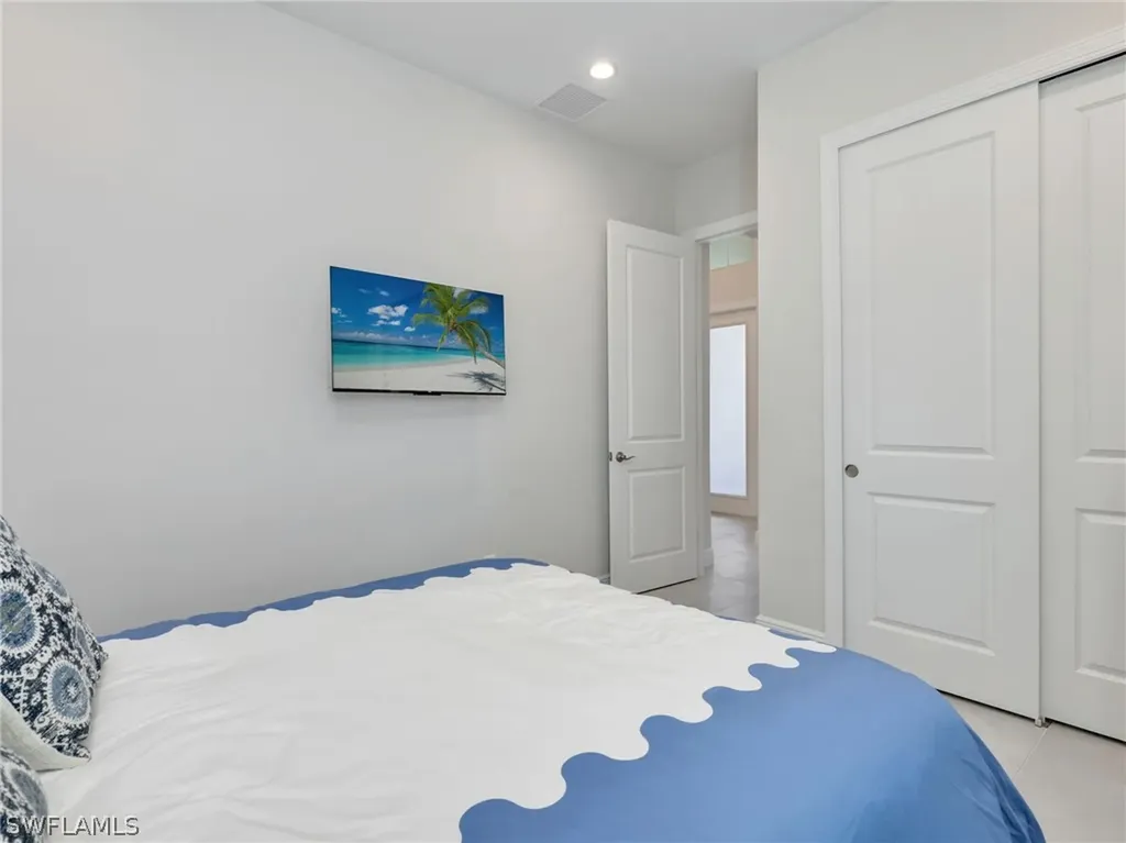 9252 Cayman Drive Naples FL 34114