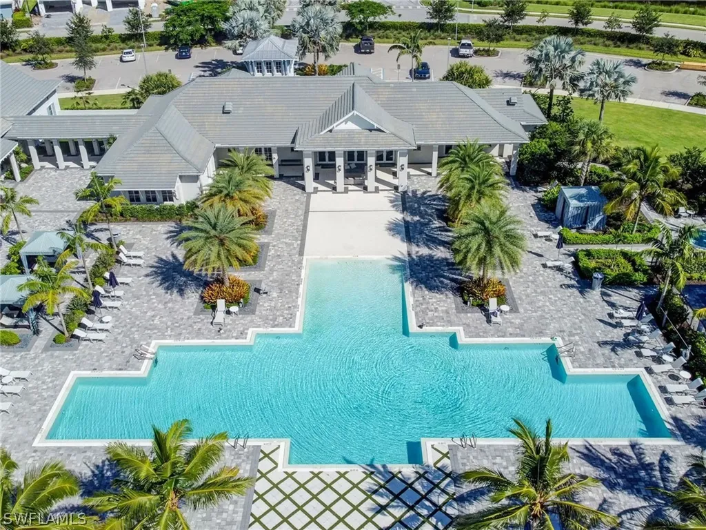 9252 Cayman Drive Naples FL 34114