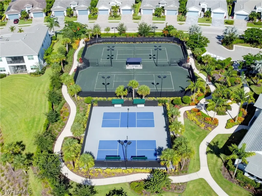 9252 Cayman Drive Naples FL 34114