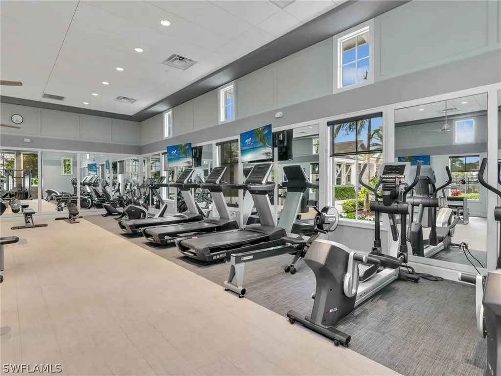 9252 Cayman Drive Naples FL 34114