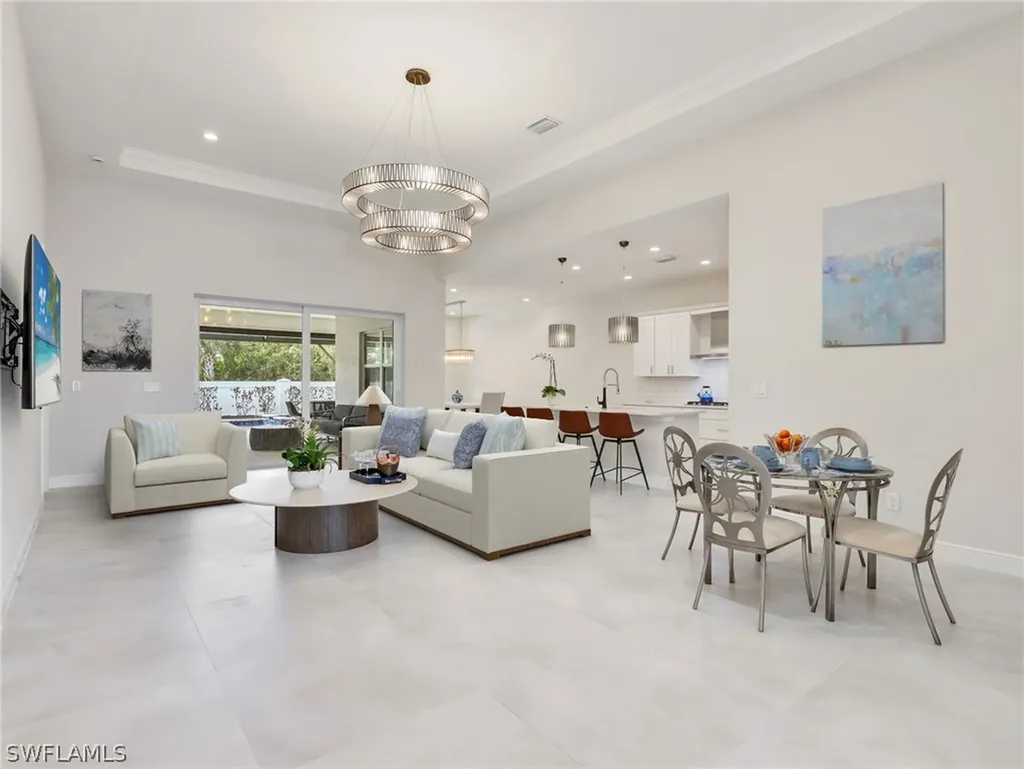 9252 Cayman Drive Naples FL 34114