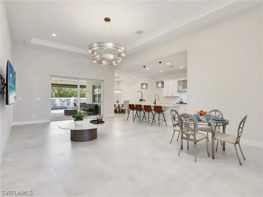 9252 Cayman Drive Naples FL 34114