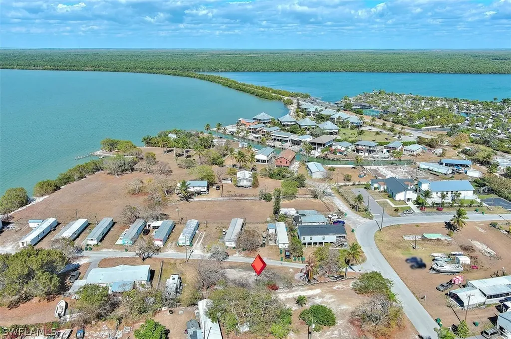 1160 Rewis Drive Chokoloskee FL 34138