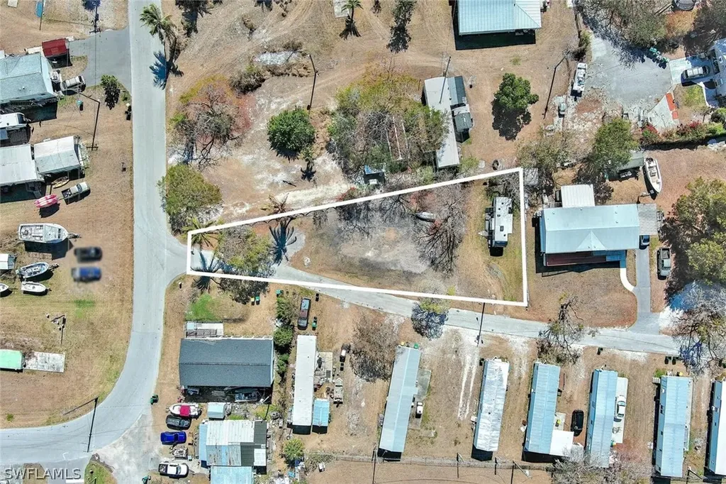 1160 Rewis Drive Chokoloskee FL 34138