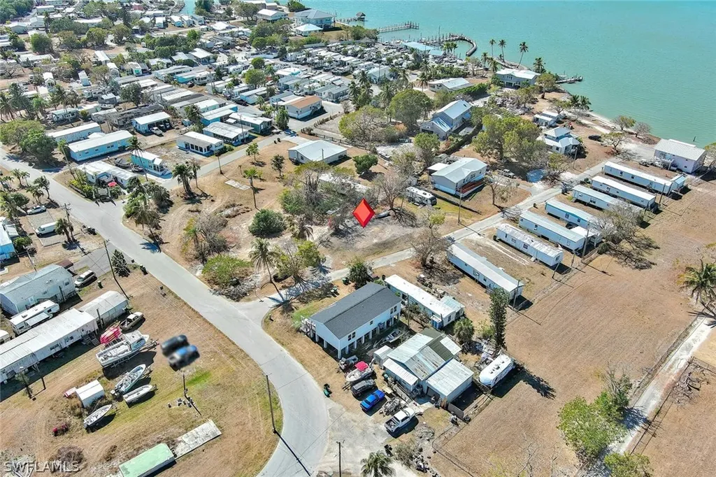 1160 Rewis Drive Chokoloskee FL 34138