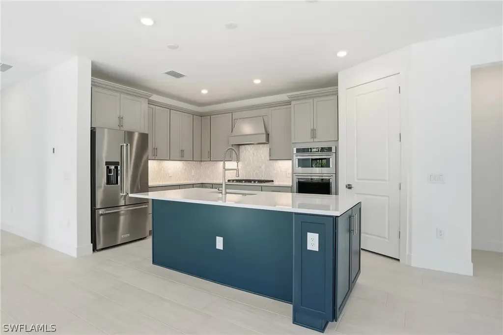 2148 Sequoia Court Naples FL 34120