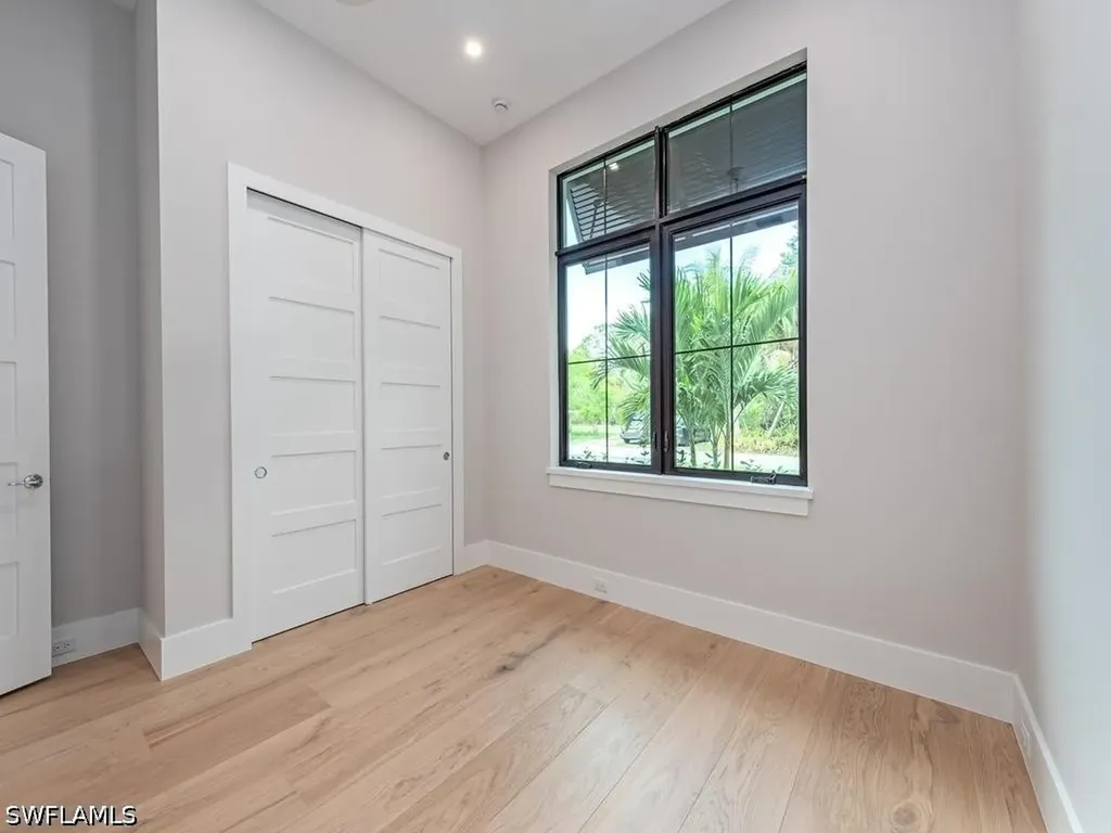1102 9th Avenue N Naples FL 34102