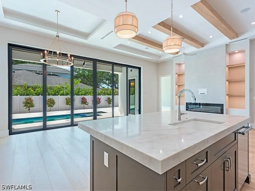 1102 9th Avenue N Naples FL 34102