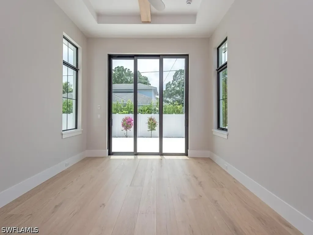 1102 9th Avenue N Naples FL 34102