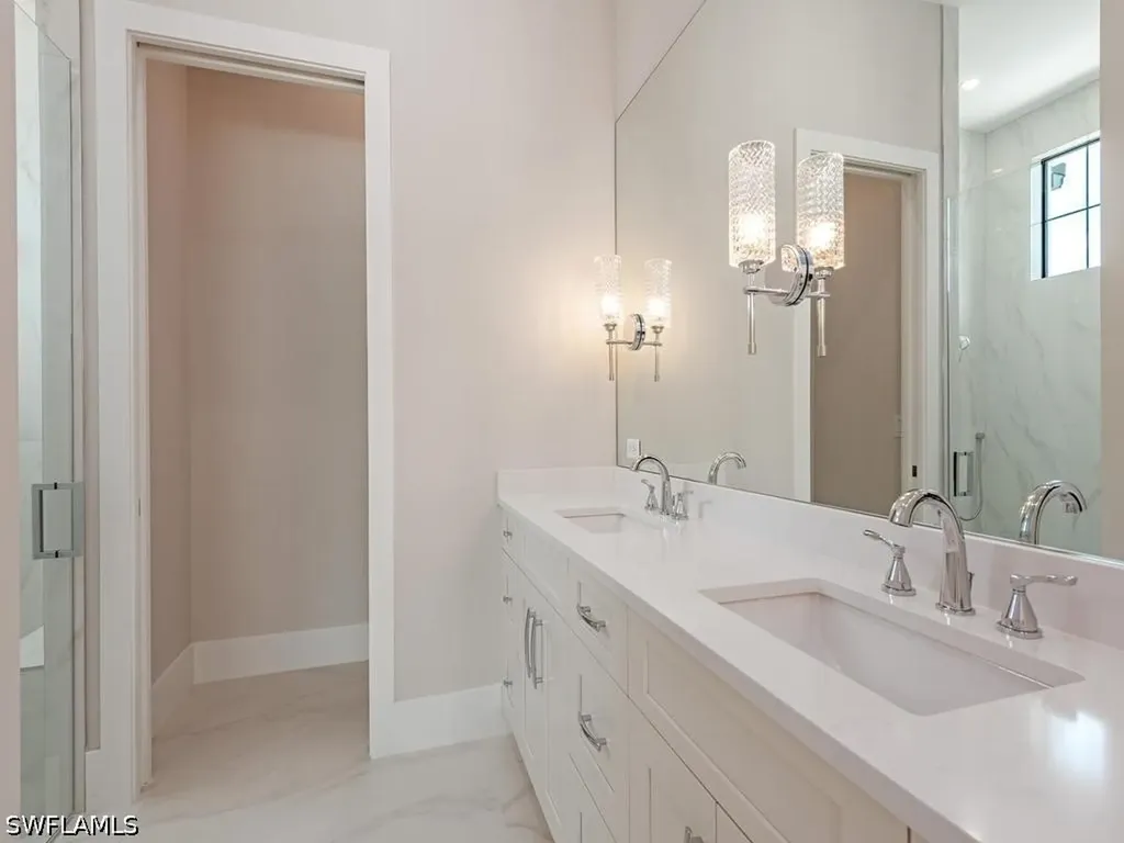 1102 9th Avenue N Naples FL 34102