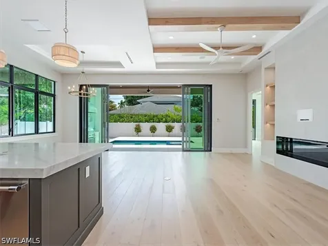 1102 9TH Avenue N Naples FL 34102