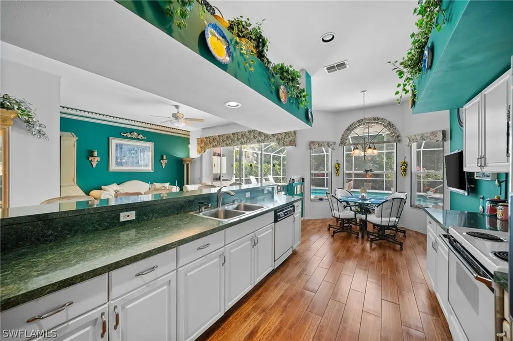 256 Countryside Drive Naples FL 34104