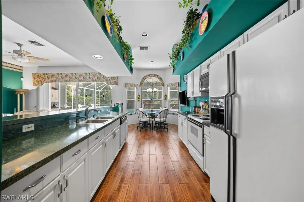 256 Countryside Drive Naples FL 34104