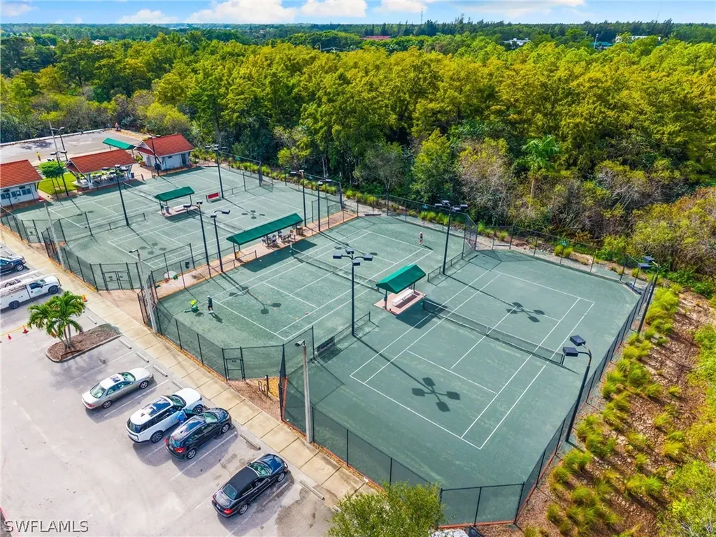 256 Countryside Drive Naples FL 34104