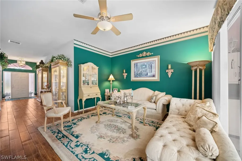 256 Countryside Drive Naples FL 34104
