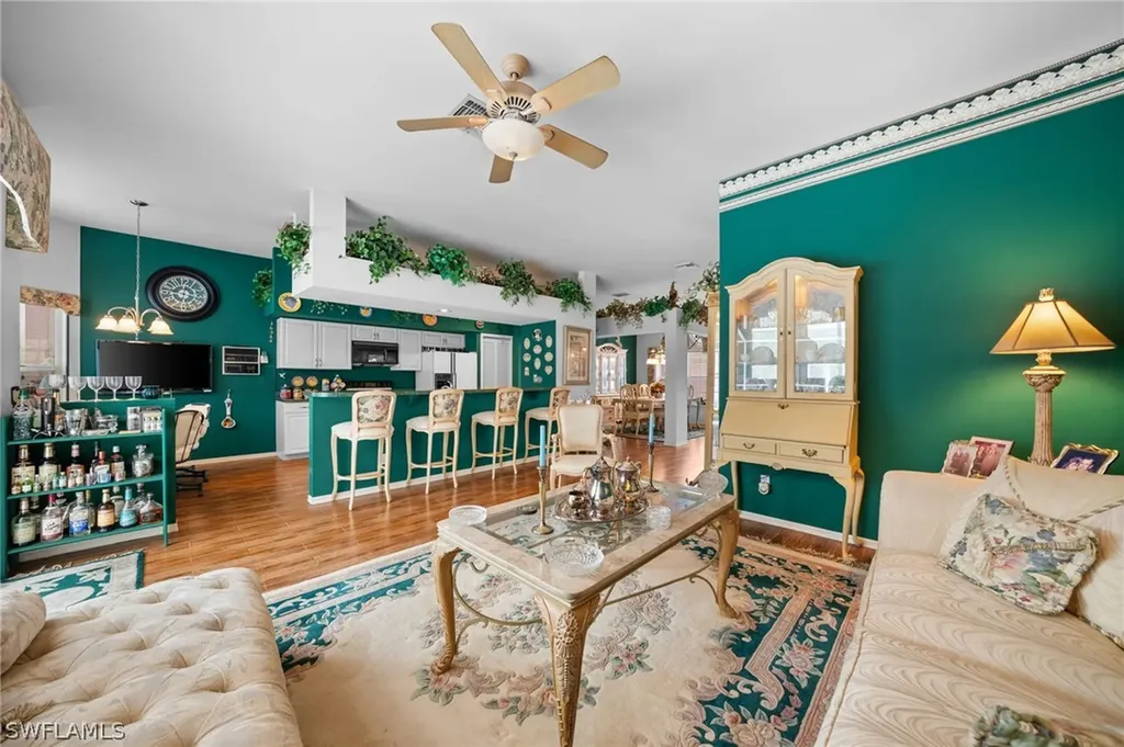 256 Countryside Drive Naples FL 34104