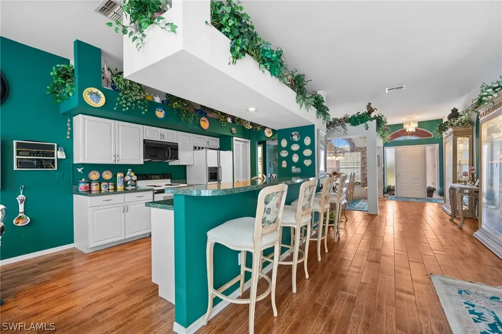 256 Countryside Drive Naples FL 34104