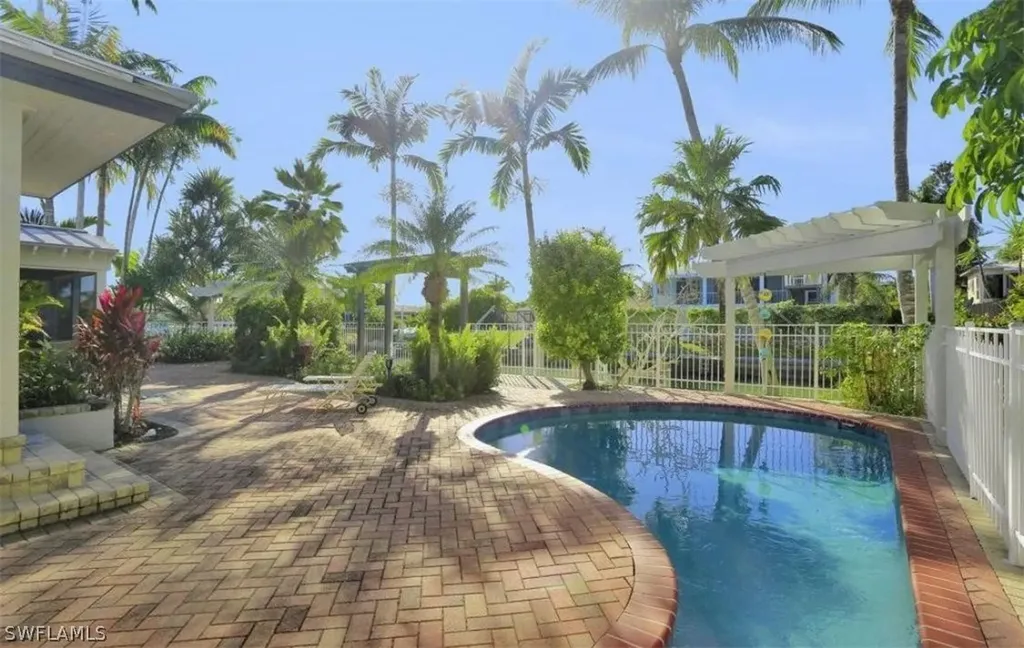 1154 Vernon Place Marco Island FL 34145