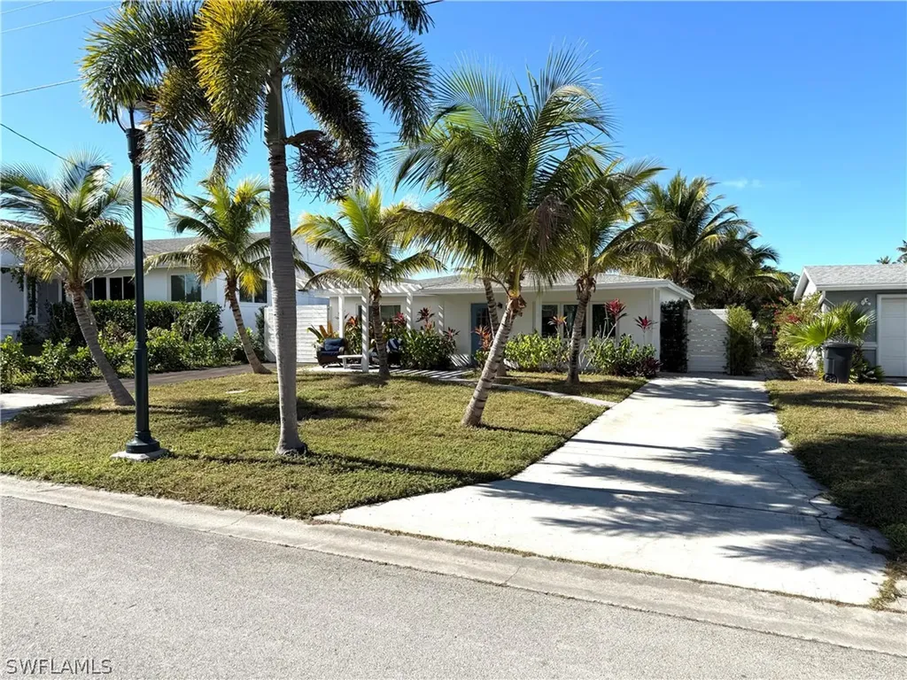 555 14th Street N Naples FL 34102