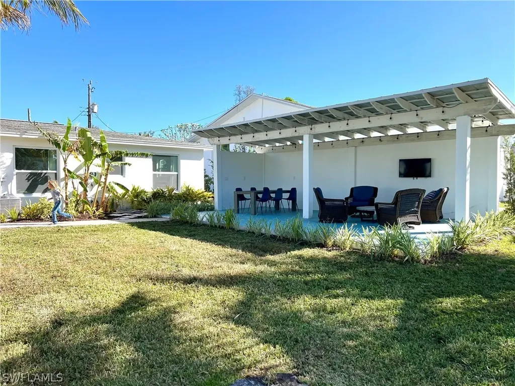 555 14th Street N Naples FL 34102