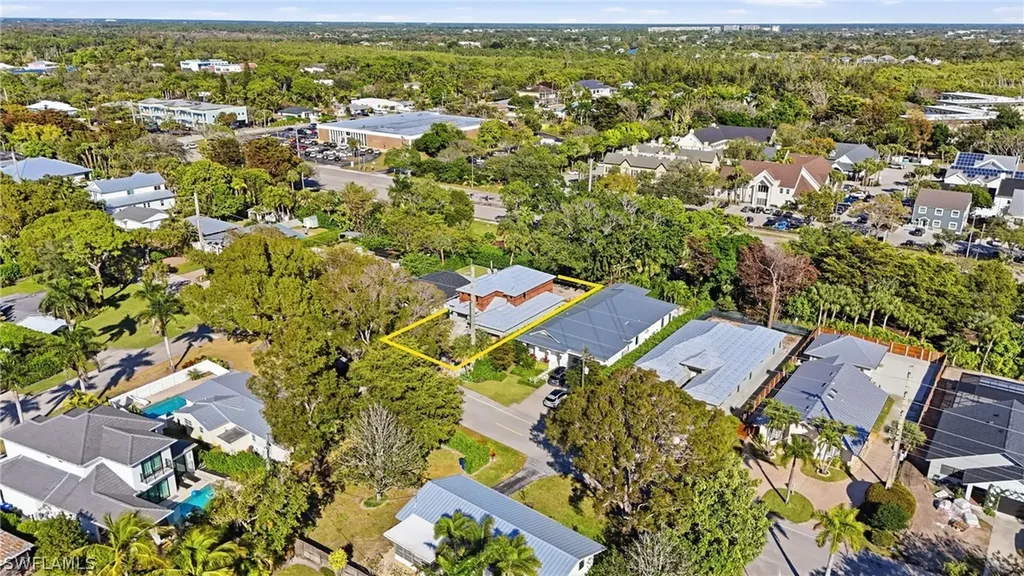 Naples FL, 1070 13TH Street N