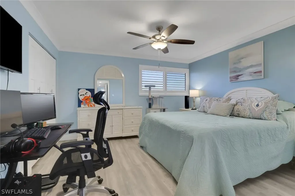 2121 Collier Avenue Fort Myers FL 33901