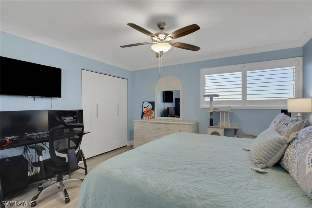 2121 Collier Avenue Fort Myers FL 33901
