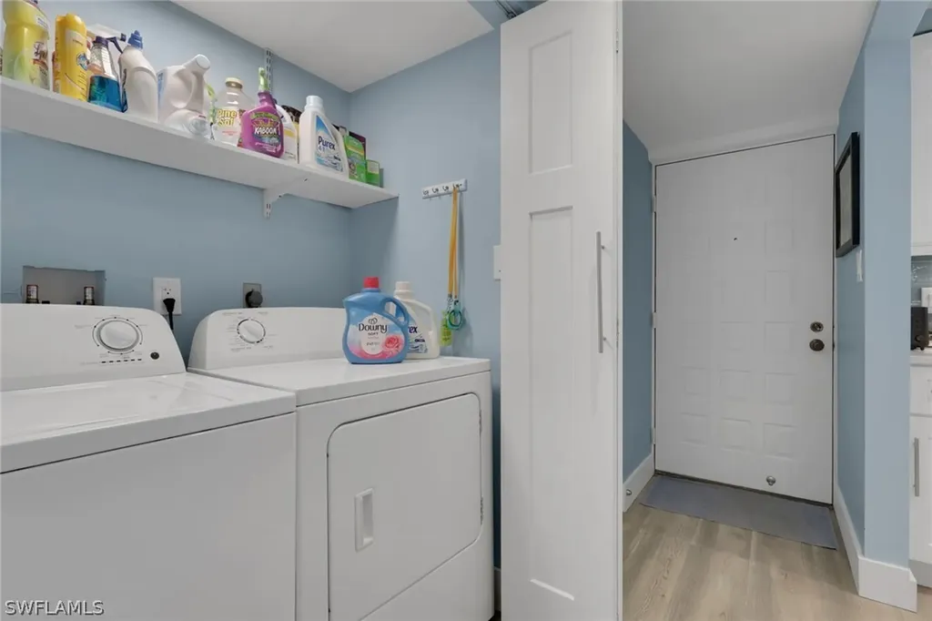 2121 Collier Avenue Fort Myers FL 33901