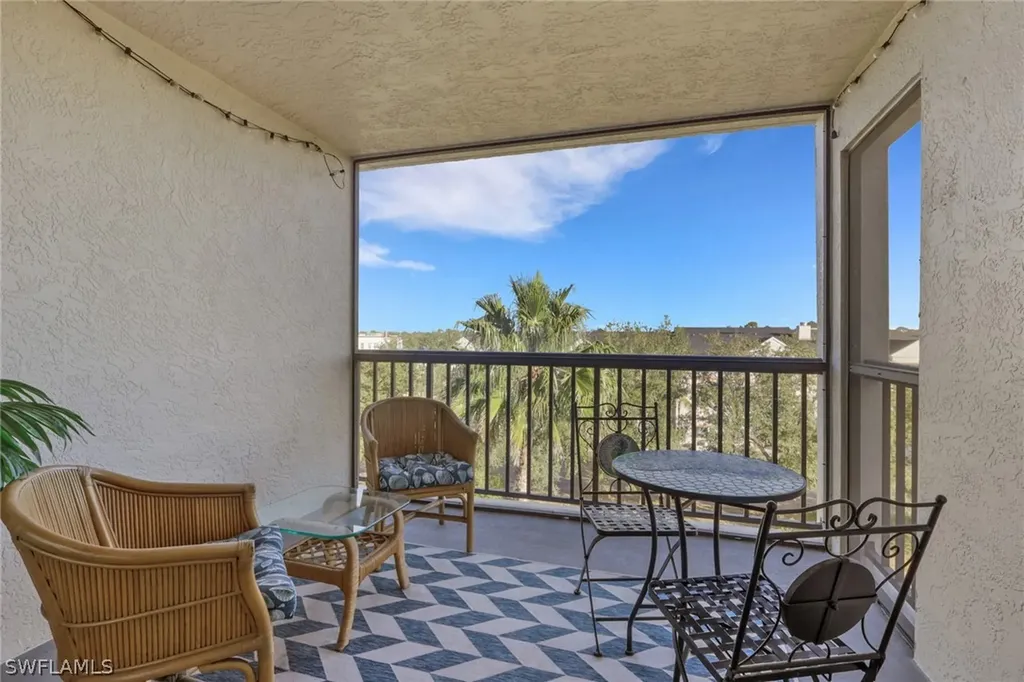 2121 Collier Avenue Fort Myers FL 33901
