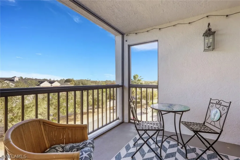 2121 Collier Avenue Fort Myers FL 33901
