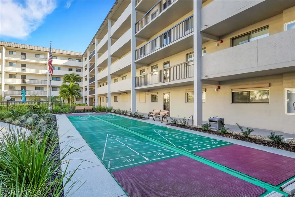2121 Collier Avenue Fort Myers FL 33901