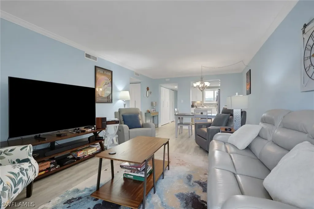 2121 Collier Avenue Fort Myers FL 33901
