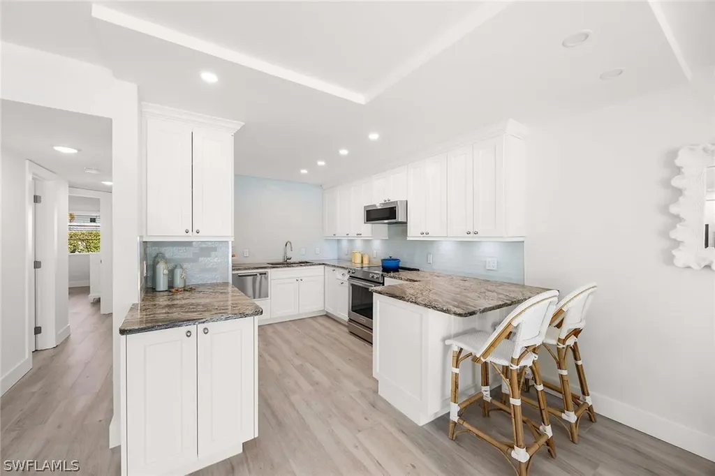 350 Harbour Drive Naples FL 34103