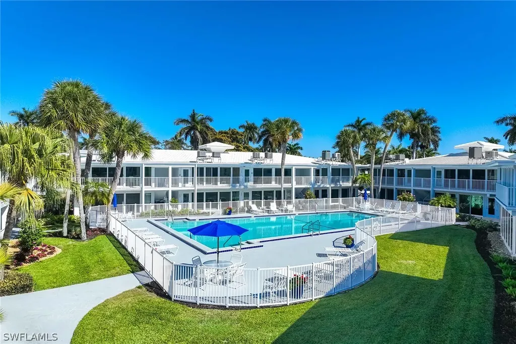350 Harbour Drive Naples FL 34103