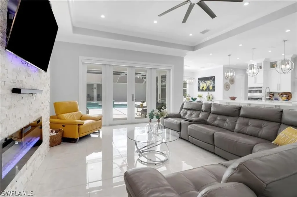 1086 21st Street SW Naples FL 34117