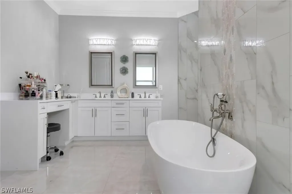 1086 21st Street SW Naples FL 34117