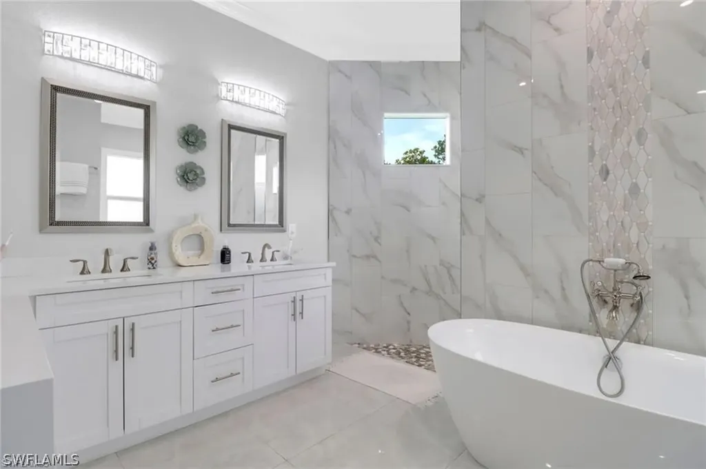 1086 21st Street SW Naples FL 34117