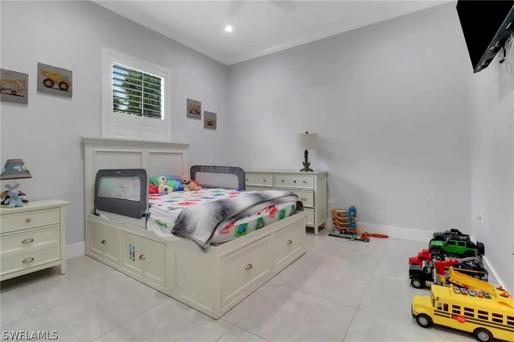 1086 21st Street SW Naples FL 34117