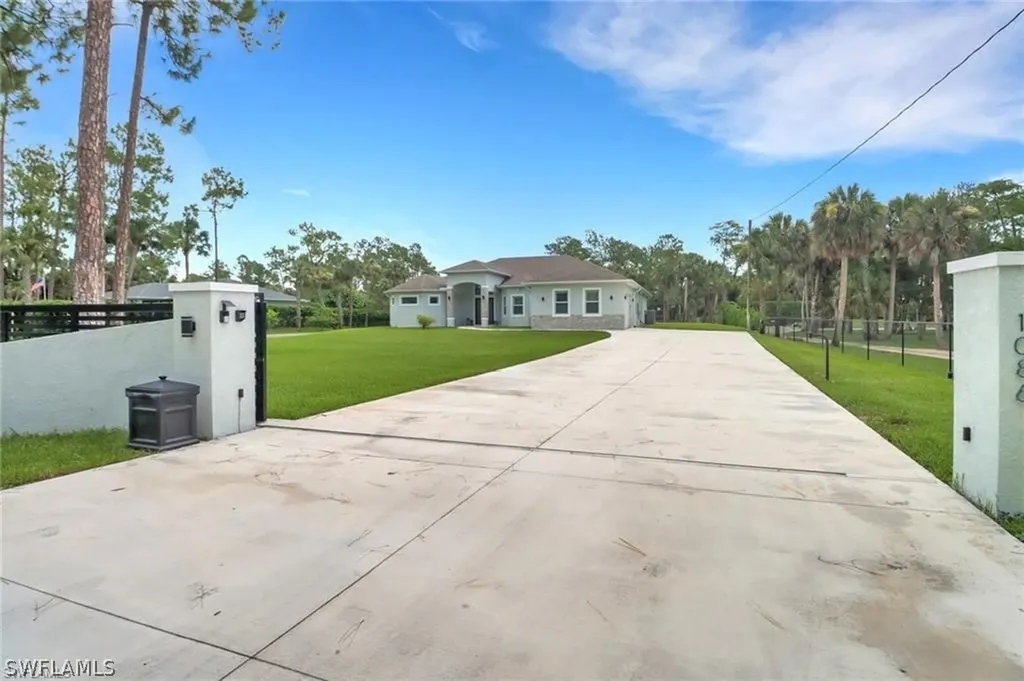1086 21st Street SW Naples FL 34117