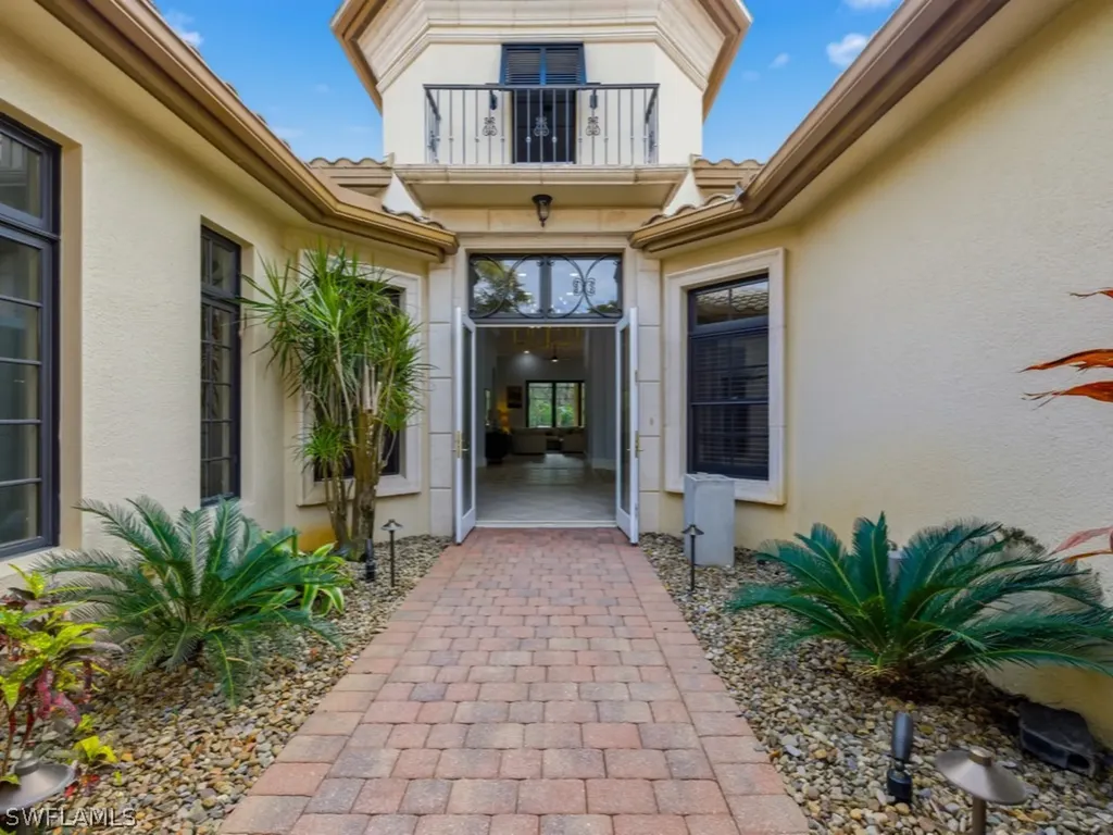 18091 Lagos Way Naples FL 34110