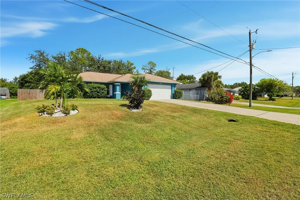 2207 NE 28th Street Cape Coral FL 33909