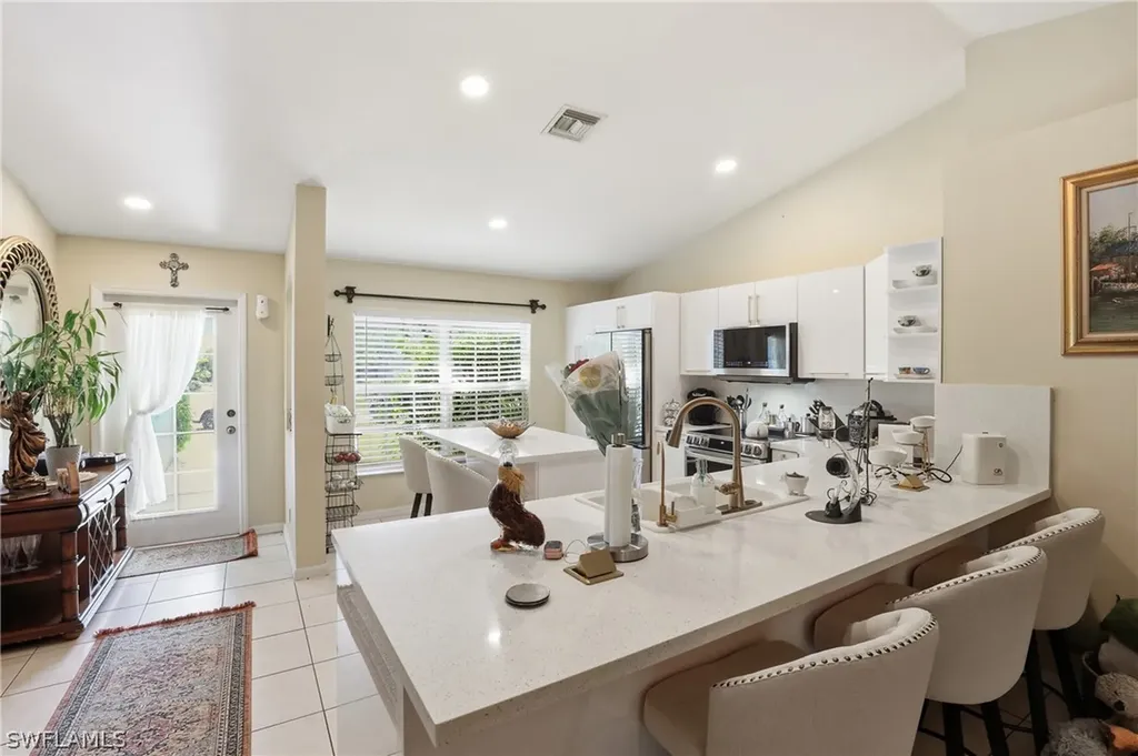 2207 NE 28th Street Cape Coral FL 33909