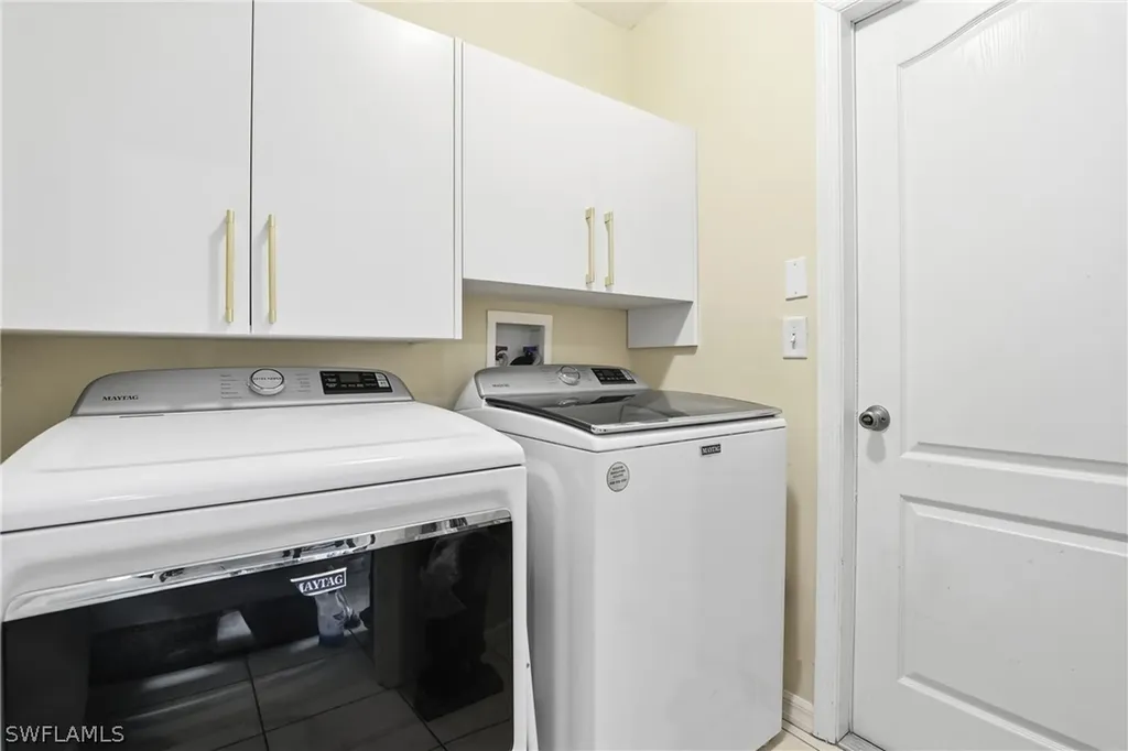 2207 NE 28th Street Cape Coral FL 33909