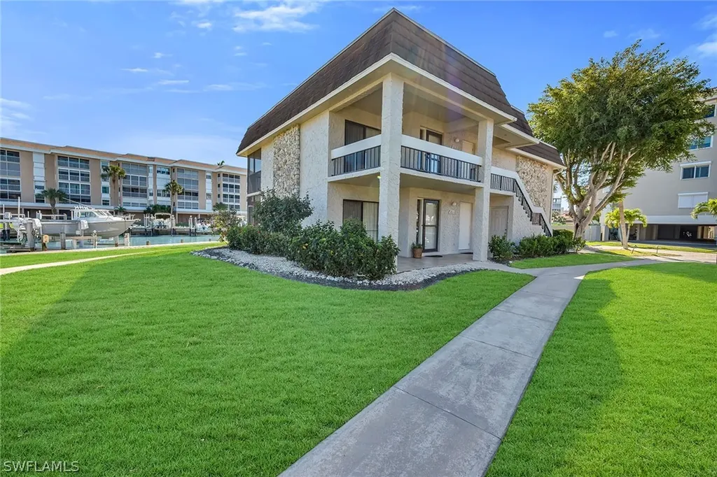 881 Panama Court Marco Island FL 34145