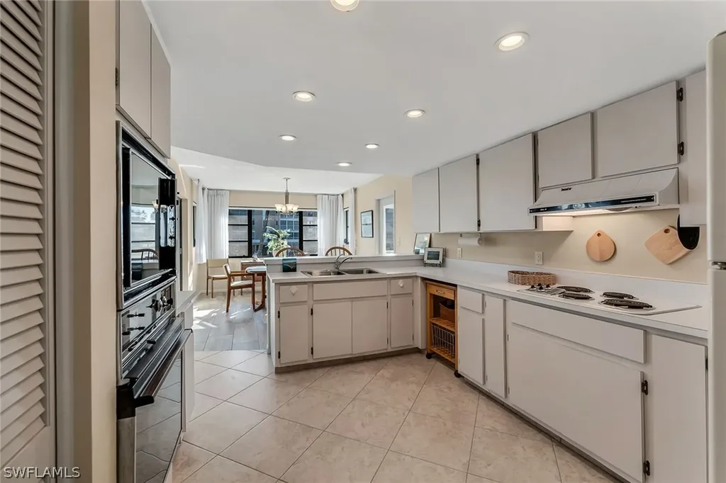 881 Panama Court Marco Island FL 34145