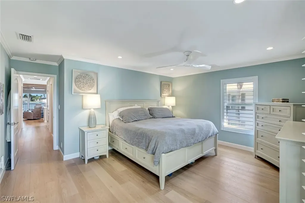 2850 Gulf Shore Boulevard N Naples FL 34103