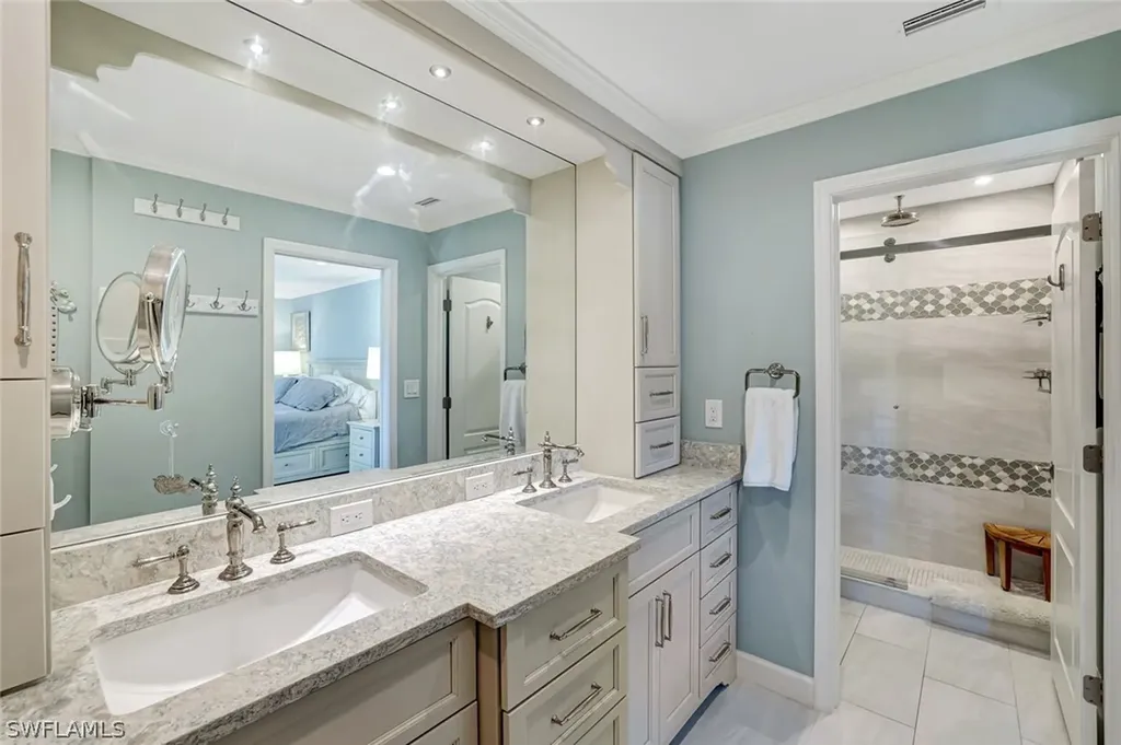 2850 Gulf Shore Boulevard N Naples FL 34103