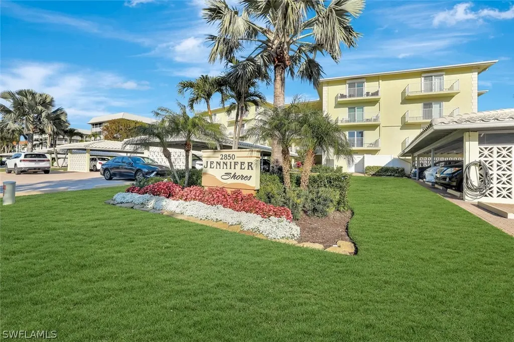 2850 Gulf Shore Boulevard N Naples FL 34103