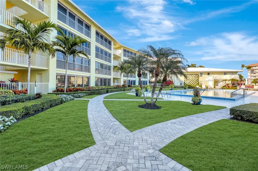 2850 Gulf Shore Boulevard N Naples FL 34103